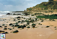 Die Praia da Falesia mit ihrer Felssäule