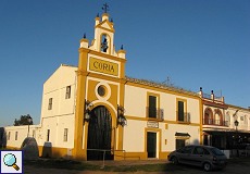 Haus in El Rocío im Schein der Morgensonne