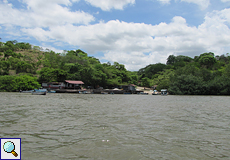 Kleiner Bootsanleger am östlichen Ufer des Río Tempisque im Mündungsbereich