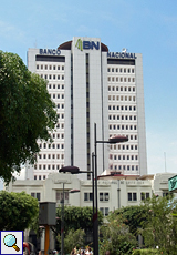 Das Hochhaus der Nationalbank (Banco Nacional) in San José