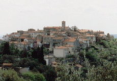 Das Dorf Beli liegt auf einem Hügel wie eine kleine Trutzburg
