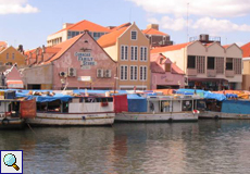 Schwimmender Markt in Willemstad auf Curaçao