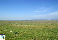 Blick über die weitläufige Landschaft der Serena