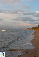 Bucht von Lefkími im Licht der Abendsonne