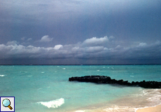 Monsunwolken über der Lagune von Dhigufinolhu