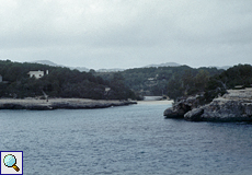 Bucht mit Sandstrand an der Cala Mondragó