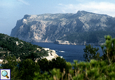 Mallorcas Steilküste von La Dragonera aus betrachtet