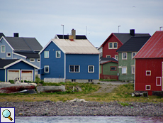 Farbenfrohe Häuser in Vardø