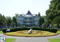 Der Wasserbahnhof und die Blumenuhr in Mülheim an der Ruhr