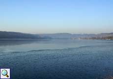 Baldeneysee mit dünner Eisschicht