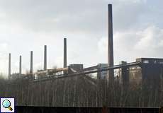 Blick auf die Schornsteine des UNESCO-Welterbes Zollverein