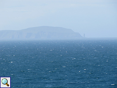 16 Kilometer Fernsicht: Die Felsnadel 'The old Man of Stoer' von Handa aus gesehen