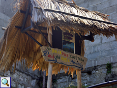 Wegweiser zum Café und zum Pfad, der zum Nid d'Aigle führt Wegweiser zum Café und zum Pfad, der zum Nid d'Aigle führt