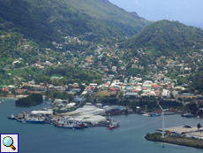 Blick auf Victoria, die Hauptstadt der Seychellen