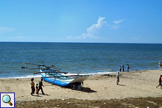 Strand mit Boot bei Beruwela