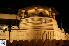 Der Zahntempel in Kandy am Abend