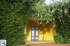 Das Eingangsportal von Brief Garden