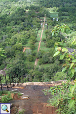 Blick auf die Gartenanlage am Fuße des Sigiriya-Felsens