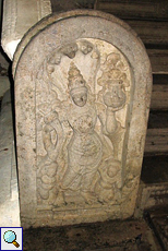 Steinrelief im Zahntempel