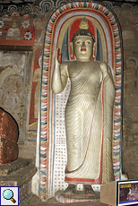 Stehende Buddha-Statue in Dambulla