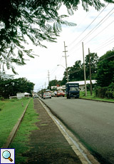 Straße in Bon Accord Village auf Tobago