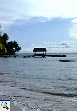Die berühmte Hütte am Steg des Pigeon Point, Tobago