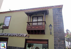 Haus mit Holzbalkon in Puerto de la Cruz